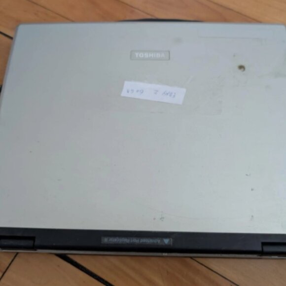 Vintage Toshiba Tecra A3X Intel Pentium 1.73GHz 2GB 60GB Windows XP Home Laptop - Picture 10 of 11